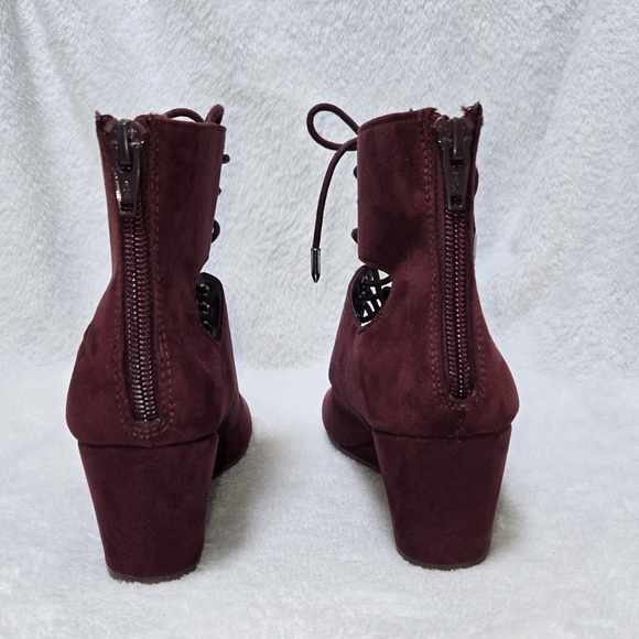 Dolcetta Burgundy Strappy Wedge Booties Velvety Y2K Sassy RETRO FLASHY HIGH 5.5 - Picture 7 of 15